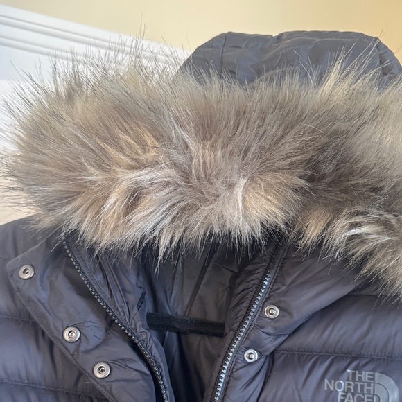 The North Face Women's Black Puffer Jacket with Faux Fur Hood - Picture 5 of 9